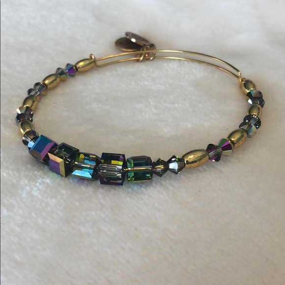 Gorgeous Alex And Ani Swarovski Crystal Bangle - Picture 3 of 6